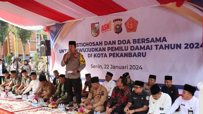Kegiatan doa bersama yang digagas Polresta Pekanbaru. (Foto: Dok. Polresta Pekanbaru)