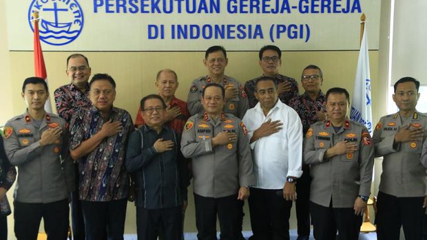 Kaops NCS Irjen Asep Edi Suheri bertemu Ketua Umum PGI, Pendeta Gomar Gultom dan pengurus PGI. (Foto: Dok. Polri)