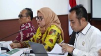 Ketua KPAI Ai Maryati Solihah mengungkap data 3.883 aduan terkait pelanggaran hak dan perlindungan anak selama periode 2023. Sebanyak 2.662 aduan diterima secara langsung dan sisanya melalui surat hingga media sosial.