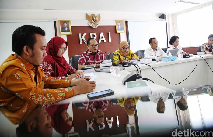 Ketua KPAI Ai Maryati Solihah menggelar konferensi pers di kantornya, Senin (22/1/2024). Ai Maryati memberikan keterangan terkait laporan akhir tahun 2023 yang akan diserahkan ke Presiden Jokowi.