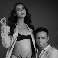 Punya paras yang cantik dan tampan, tak sedikit netizen yang juga penasaran melihat bagaimana paras bayinya nanti. “ga kebayang secakep apa anaknya,” komentar salah seorang netizen. Foto: Instagram/@laura_theux