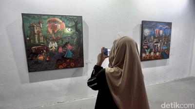Melihat Pameran Karya Lukis Surealisme Wondermind di Bellevue Art Space