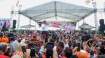 Momen Anies Diserbu Pendukungnya di Cikarang