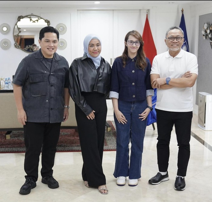 Momen Tsamara Amany Jajan Durian di New York hingga Makan Bareng Jokowi Momen Tsamara Amany Jajan Durian di New York hingga Makan Bareng Jokowi