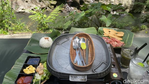 Nukad Tampaksiring di Gianyar, Bali, restoran tepi sungai nan instagramable