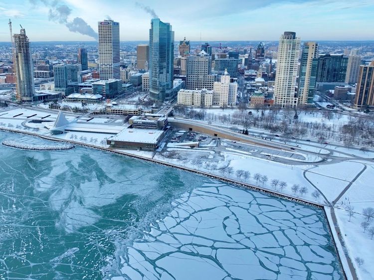 Pemandangan Udara Kota Milwaukee, Wisconsin Tertutup Salju