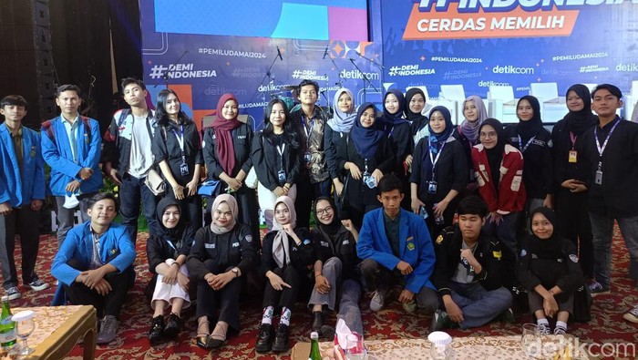 Perwakilan seluruh Lembaga Pers Mahasiswa dari seluruh Universitas yang ada di Kota Palembang