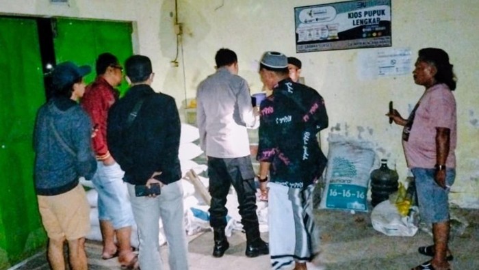 Polisi di Situbondo membongkar praktik penimbunan pupuk subsidi