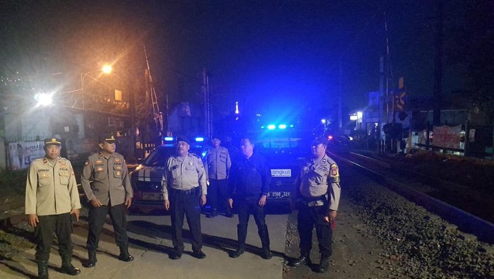 Polisi menggelar patroli gabungan di area Banjir Kanal Barat (BKB) Jakarta demi mencegah tawuran