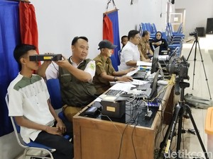 Bahagia Alfi Siswa SMK Kuningan Bisa Nyoblos Perdana di Pemilu 2024