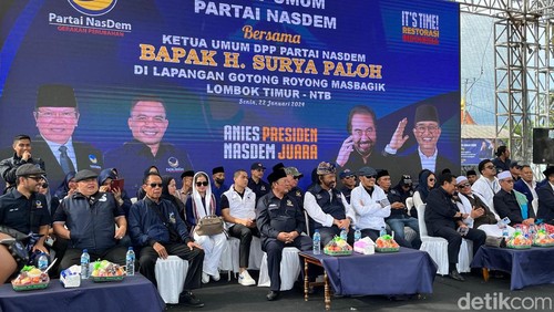 Surya Paloh menghadiri kampanye akbar Partai NasDem di Lombok Timur, NTB.