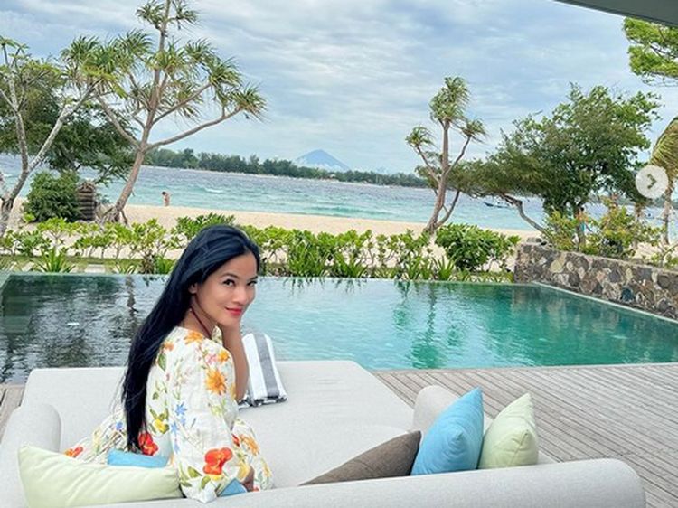 Titi Kamal Rayakan Ultah di Lombok dengan Menu Lobster hingga Mie Goreng