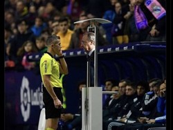 Bos Real Madrid Florentino Perez dihujani ledekan. Termasuk kemunculan wajahnya di layar monitor VAR yang dicek wasit. Foto: dok. Internet/X (Twitter)