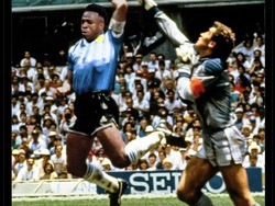 Salah satu momen kontroversi di laga ini adalah gol Vinicius Jr yang tetap disahkan walaupun terlihat handball. Foto: dok. Internet/X (Twitter)