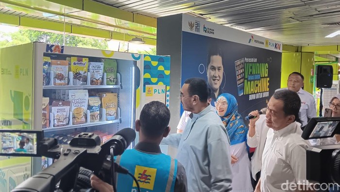 Vending Machine BUMN di Stasiun