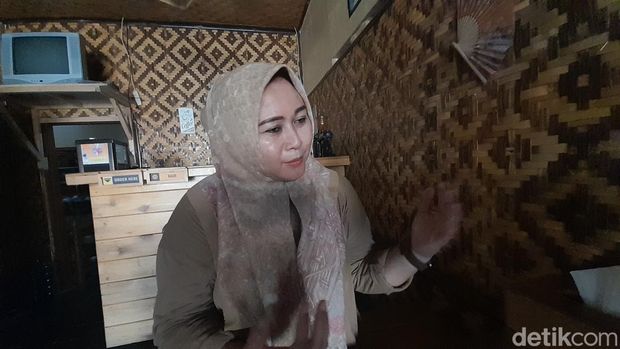 Wida Widiyati (45) pengusaha kuliner bebek entok di Pangandaran