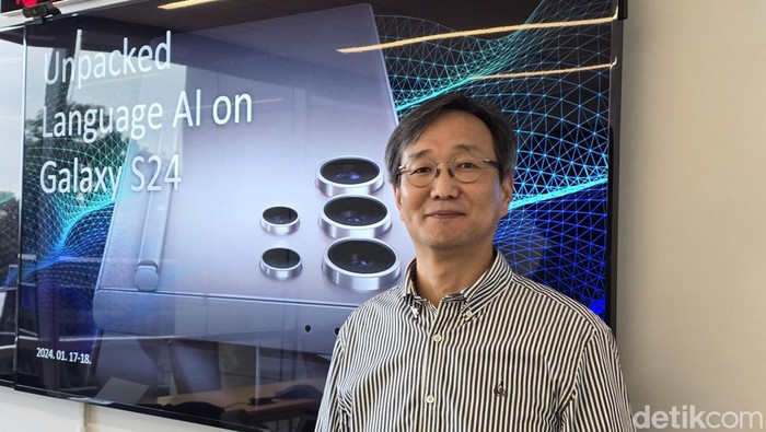 YJ Kim, Executive Vice President and the Head of Artificial Intelligence Team for Samsung Mobile eXperience Business.