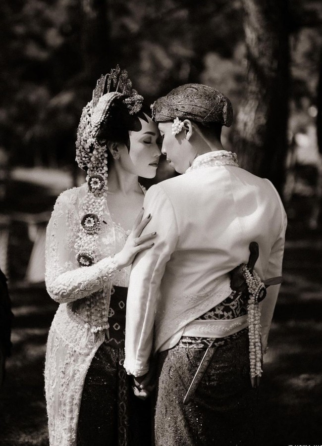 Selebgram Aby Respati kembali jadi sorotan karena kabar pernikahannya. Dulu sempat viral karena kisah hijrahnya yang akhirnya kembali berpenampilan sebagai seorang pria, kini Aby menikahi seorang wanita bernama Hardiyanti Pantjur. Foto: Instagram/@abyrespati