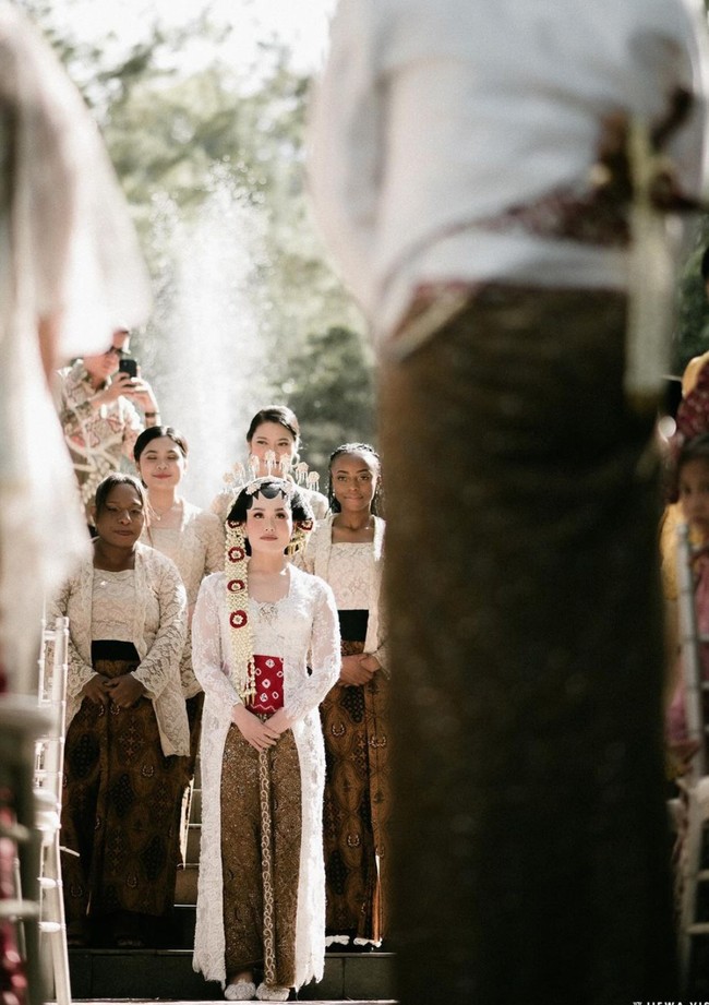 Tepat pada tanggal 21 Januari 2024 Aby menikahi seorang wanita bernama Hardiyanti Pantjur. Kabar bahagia pernikahannya itu dibagikan Aby melalui akun Instagram pribadinya. Foto: Instagram/@abyrespati