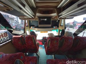 Mereka yang Hidup dari Bus Pantura