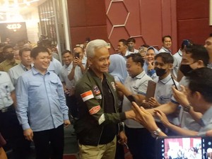 Sambangi PT Sritex Setelah Gibran, Ganjar: Tahu Gitu Bareng