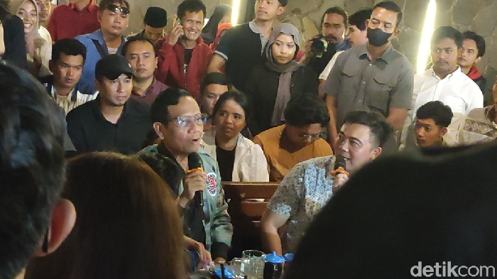 Cawapres nomor urut tiga Mahfud Md saat di acara Tabrak Prof, Semarang, Selasa (23/1/2024).