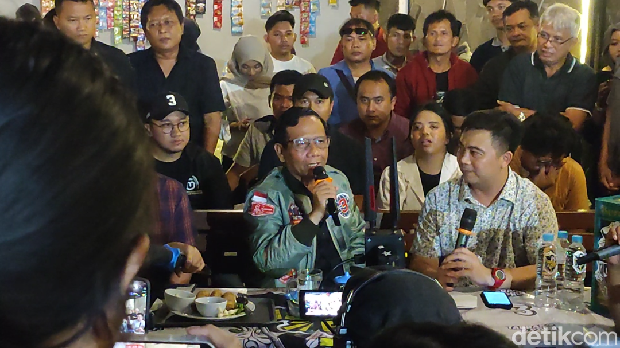 Cawapres nomor urut tiga Mahfud Md saat di acara Tabrak Prof, Semarang, Selasa (23/1/2024).