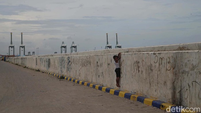 Cawapres Muhaimin Iskandar menyinggung Proyek Tanggul Laut Raksasa atau Giant Sea Wall (GSW) Pantura dalam Debat Cawapres keempat. Seberapa penting GSW.