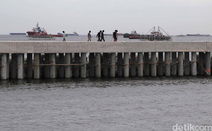 Cawapres Muhaimin Iskandar menyinggung Proyek Tanggul Laut Raksasa atau Giant Sea Wall (GSW) Pantura dalam Debat Cawapres keempat. Seberapa penting GSW.