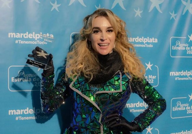 Pemilik nama lengkap Fatima Florez Marcos-Bernstein itu sendiri merupakan aktris teater berbakat yang mendapat banyak penghargaan. Ia dikenal sering jadi impersonator tokoh-tokoh terkenal, mantan presiden wanita Cristina Fernández de Kirchner. Foto: Instagram