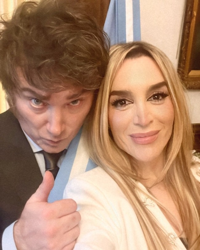Presiden Argentina Javier Milei berkencan dengan seorang aktris dan komedian cantik bernama Fatima Florez. Belum resmi jadi istri tapi Fatima sudah dijuluki primera dama atau ibu negara oleh publik. Foto: Instagram