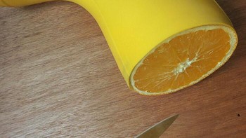 Sepatu jeruk. Foto: Dudi Ben Simob via Boredpanda