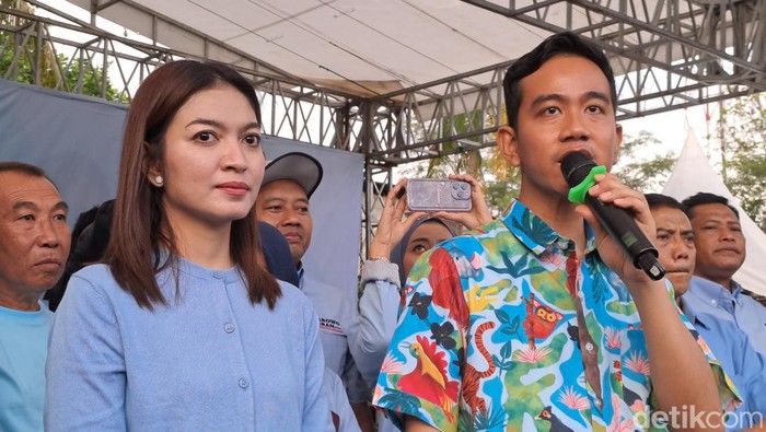 Cawapres nomor urut 02 Gibran Rakabuming Raka saat berada di Kecamatan Ngadirojo Wonogiri.