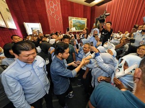 Ke Sritex, Gibran Ingin Selesaikan Tumpang Tindih Aturan Demi Industri