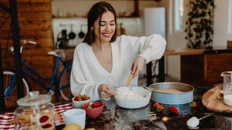 Bosan Scroll Medsos? 18 Hobi Ini Cocok untuk Digital Detox dan Melepas Penat