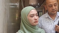 Inara Rusli juga kecewa dengan ada beberapa orang yang mempersulit komunikasinya dengan Virgoun. Foto: Ahsan Nurrijal/detikcom