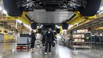 Intip Pabrik Mobil Listrik di China, Serba Robot!
