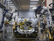 Intip Pabrik Mobil Listrik di China, Serba Robot!