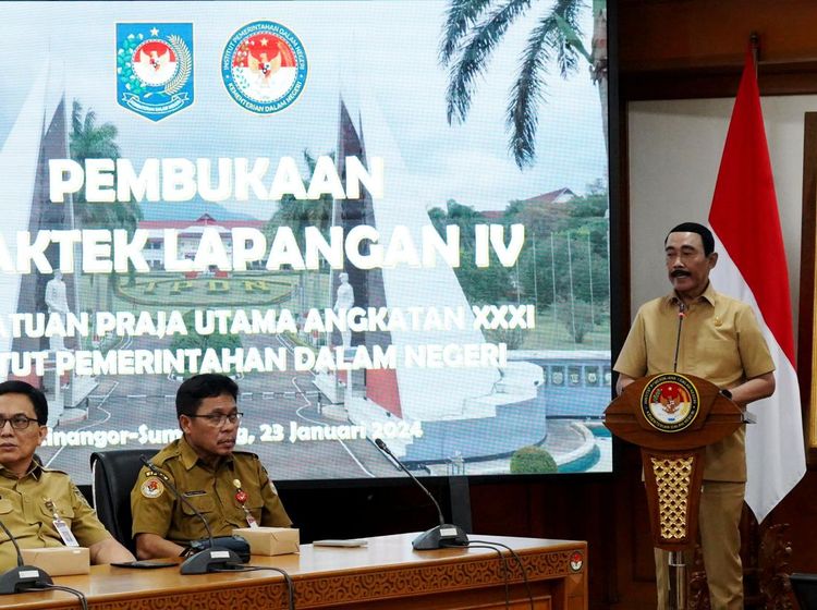 Rektor IPDN Lepas Ratusan Praja Praktik Lapangan
