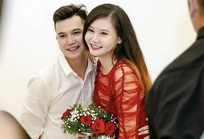 Kisah cinta kurir dengan wanita cantik