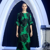 Founder Ellaya Happy Jehan menggandeng makeup artis Bubah Alfian dan Rio Valent untuk merilis koleksi perdananya bertajuk A Walk to Remember, bertempat di Ballroom The Westin, Jakarta, Senin [22/12024]. Foto: Mohammad Abduh/detikcom.