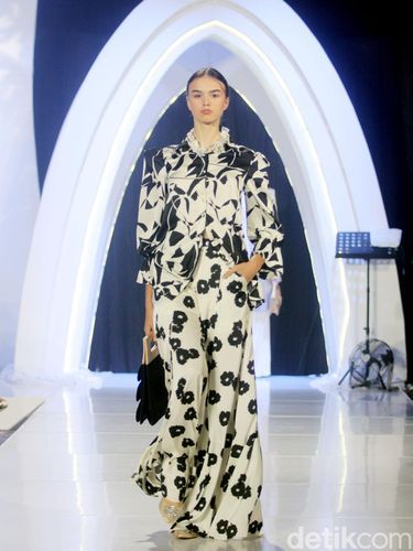 Koleksi terbaru Busana Muslim ELLAYA Koleksi terbaru Busana Muslim ELLAYA