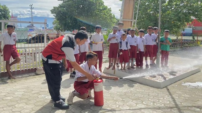 Komitmen Perkuat Budaya Kesehatan dan Keselamatan Kerja Bulan Kesehatan dan Keselamatan Kerja (K3) menjadi momentum untuk merefleksikan dan memperkuat kesadaran terhadap aspek K3. Elnusa Petrofin turut melakukannya.