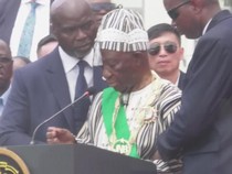 Presiden Liberia Mendadak Mematung Akibat Kepanasan