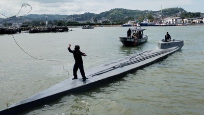 Militer Ekuador Sita Kapal Semi Selam yang Bawa 3,2 Ton Narkoba