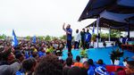 Momen Zulhas Diarak Warga Papua Saat Kampanye di Yahukimo