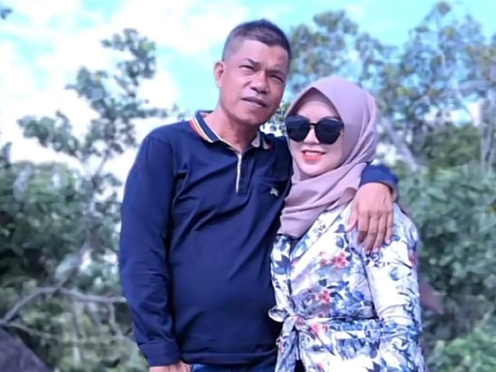 pasangan beda usia 38 tahun, Renata Fadhea dan Misdartono. Kisahnya viral di TikTok