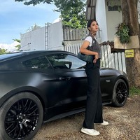 “MasyaAllah Tabarakallah. Pagi2 td udah nyetir anter 2 bocil ke sekolah… kakak nunggu jam masuk sekolah, kita cari breakfast deket sekolah nih..sebelum jam masuk…” tulis Paula. Foto: Instagram/@paula_verhoeven