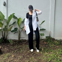 Setelah ditelusuri rupanya tas yang dikenakan Paula itu berasal dari merek mewah Hermes dengan jenis Lindy. Hermes Lindy tersebut diperkirakan berharga sekitar Rp 186 juta. Foto: Instagram/@paula_verhoeven