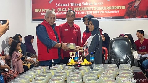 Perayaan ulang tahun Ketua Umum PDIP Megawati Soekarnoputri di Mataram, NTB, Selasa (23/1/2024).